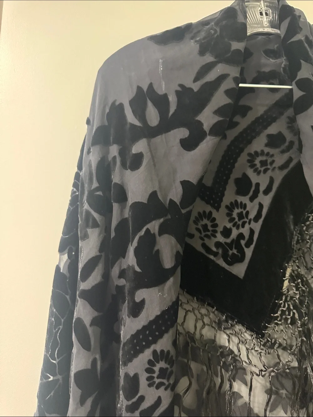 2xist Black velvet Floral Burnout Shawl with Fringe B15